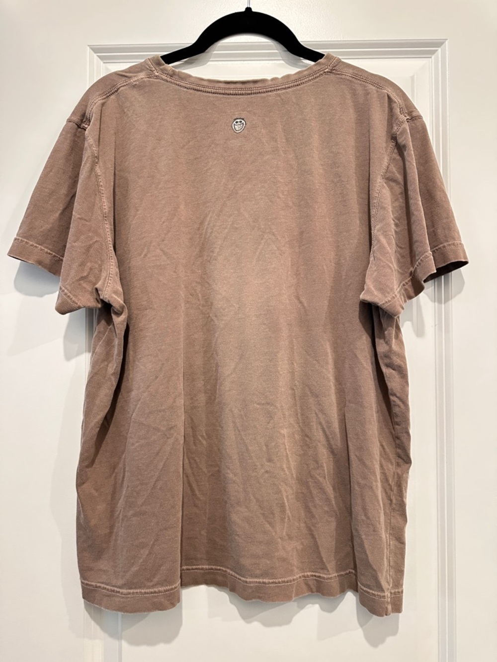 Life Is Good Women's Short Sleeve Tee in Dusty Brown with Umbrella Graphic - Picture 2 of 5